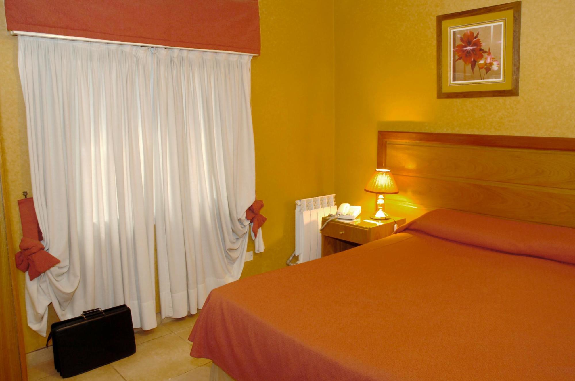Hotel Provincial Mendoza Exterior photo